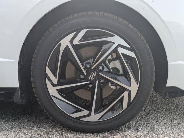 New 2026 White Hyundai SEL Sport image 11