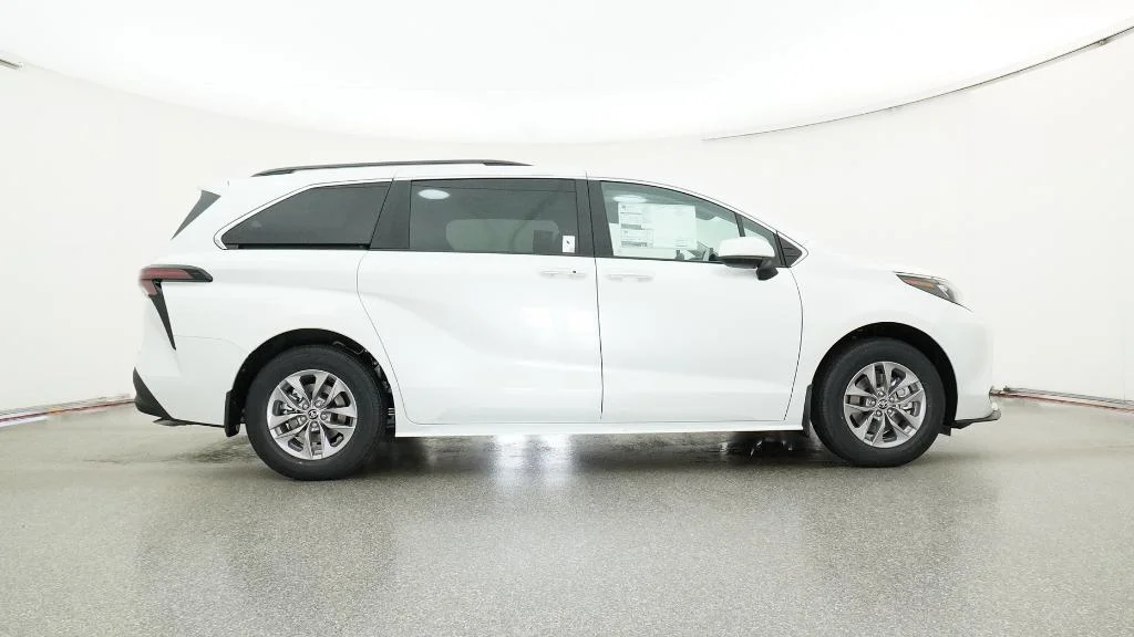 New 2026 Wind Chill Pearl Toyota XLE image 9