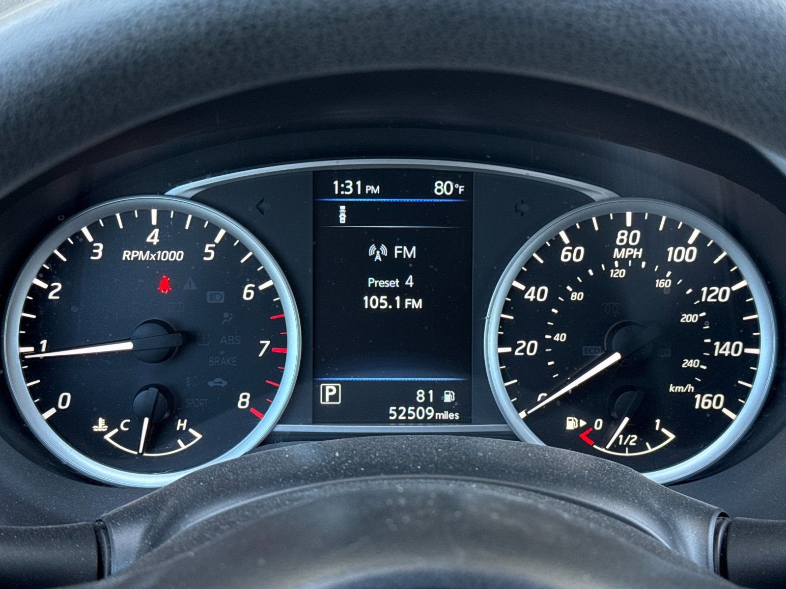 Used 2019 White Nissan S image 21