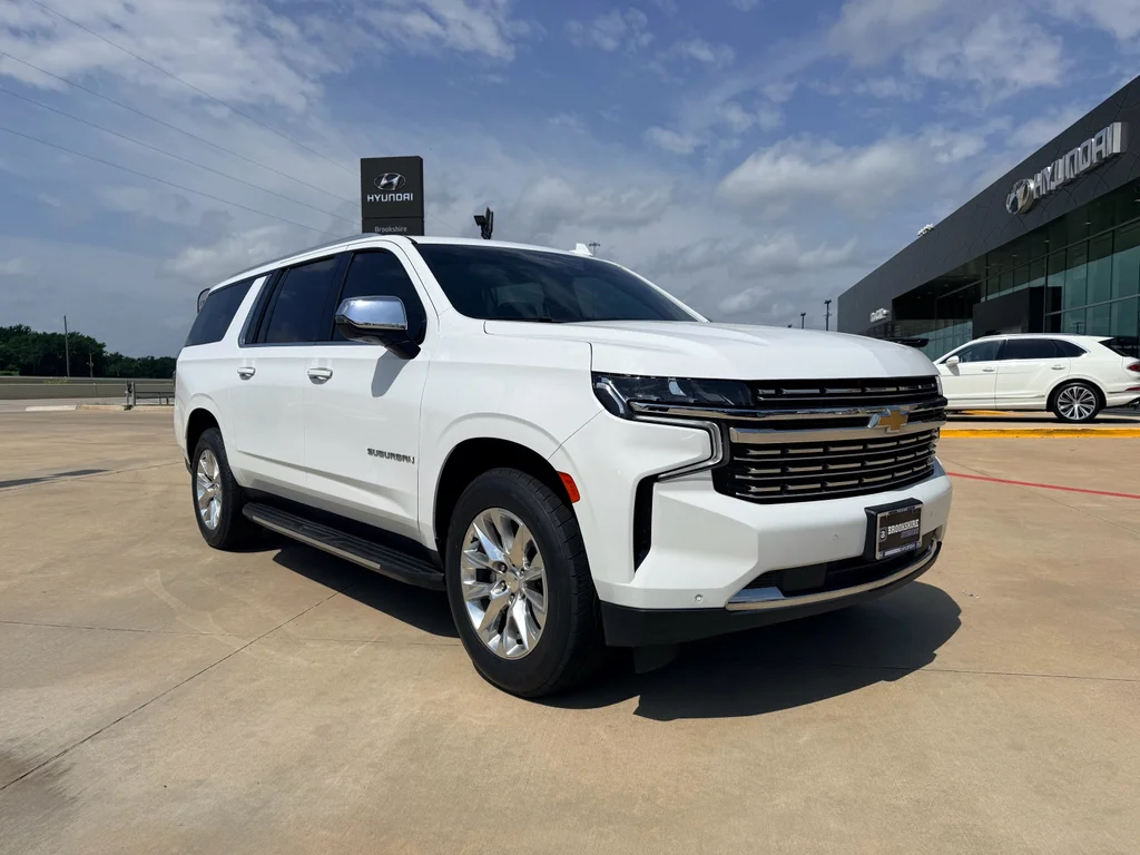 Used 2022 Summit White Chevrolet Premier image 2