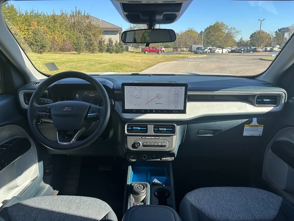 New 2026 Space White Metallic Ford XLT image 2