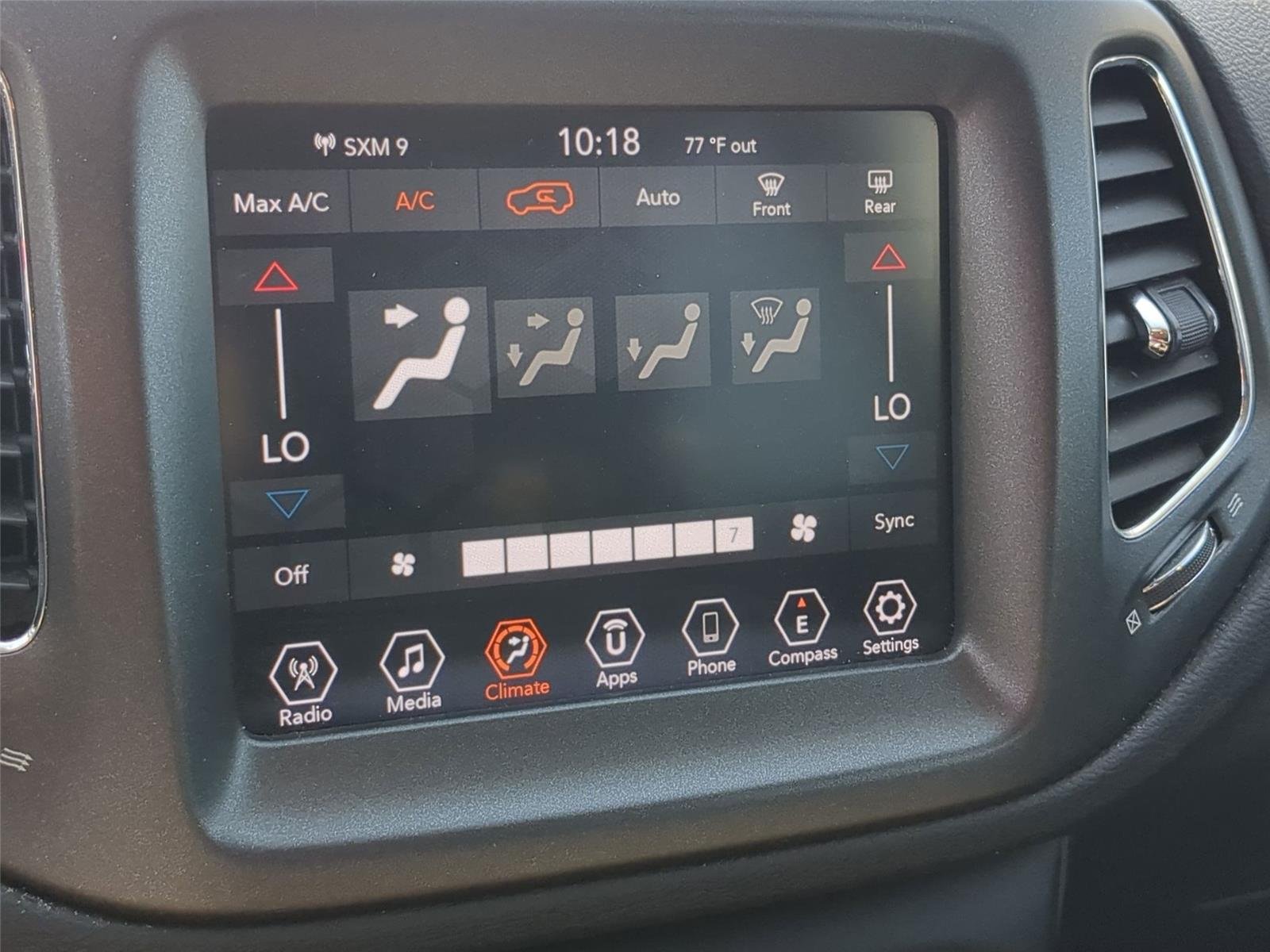 Used 2019 White Clearcoat Jeep Trailhawk image 27