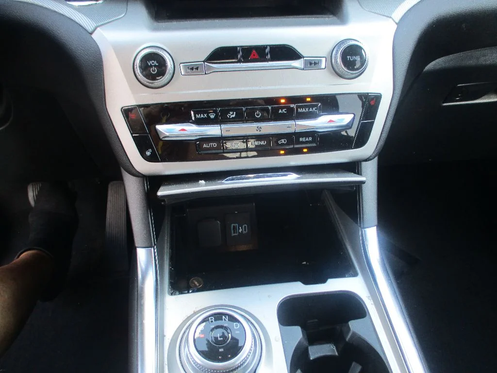 2022 Ford Explorer XLT - Photo 9