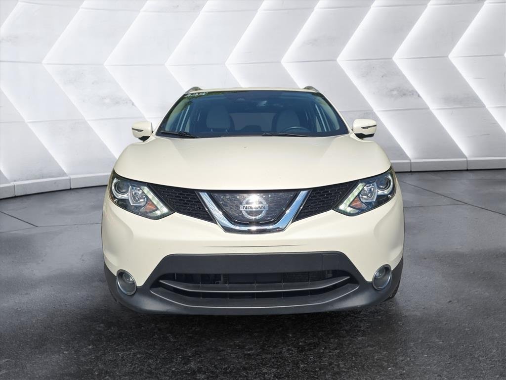 Used 2019 White Nissan SL image 8