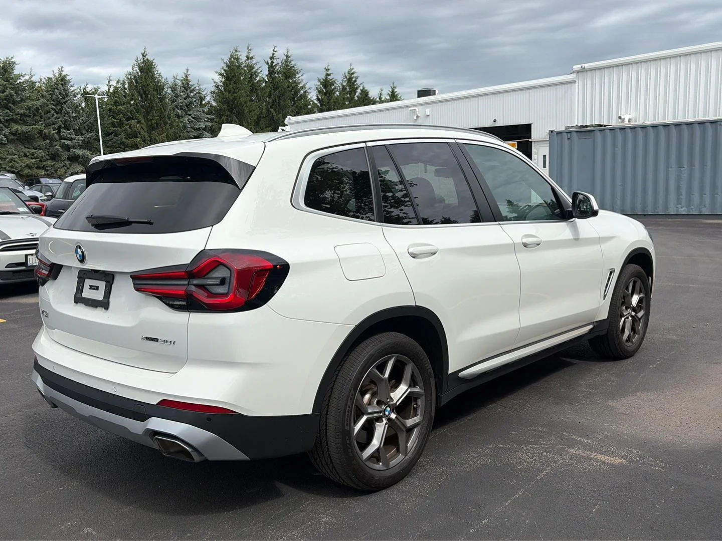 Used 2024 Alpine White BMW xDrive30i image 2
