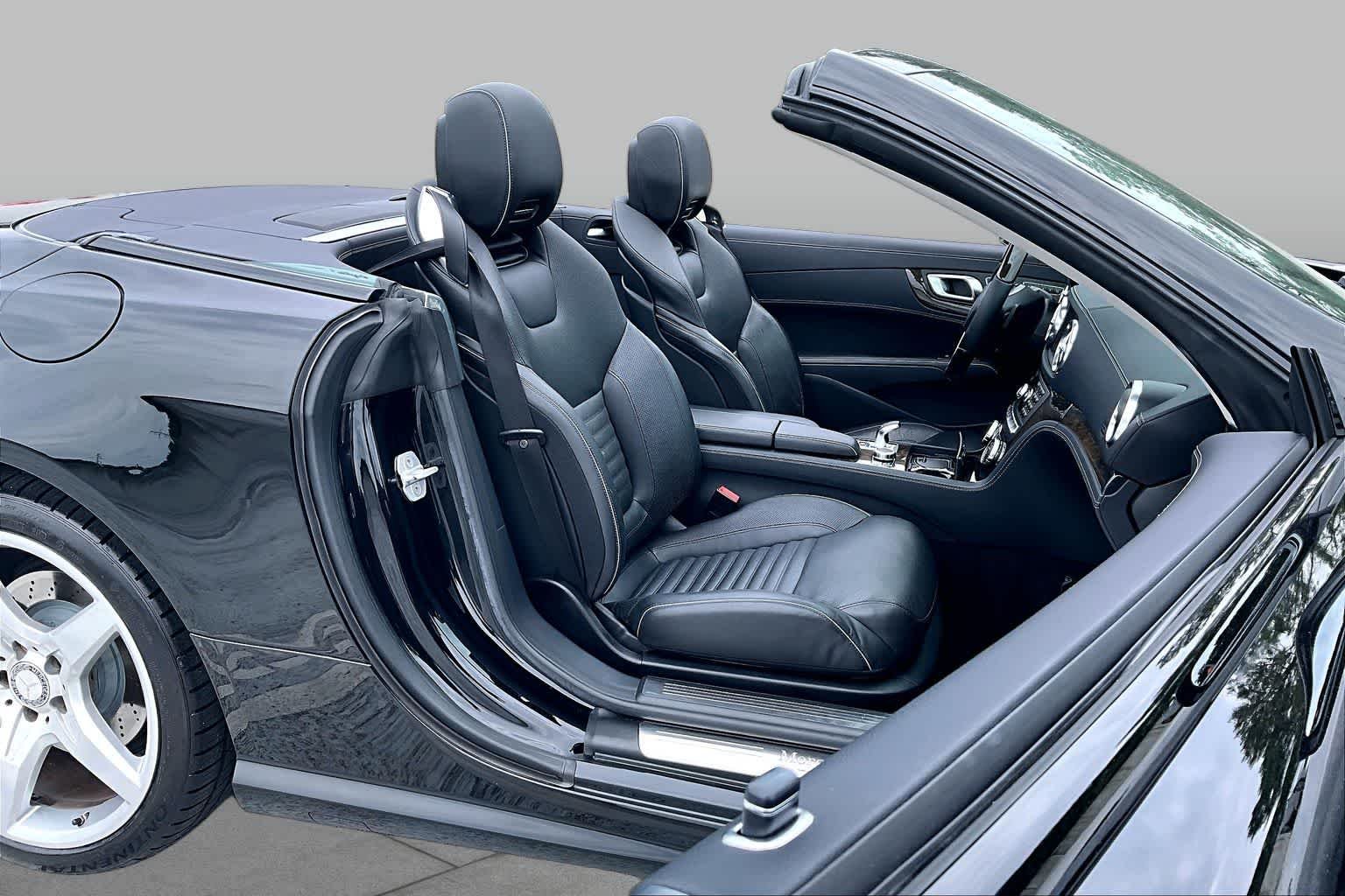 Pre-Owned 2015 Mercedes-Benz SL 550
