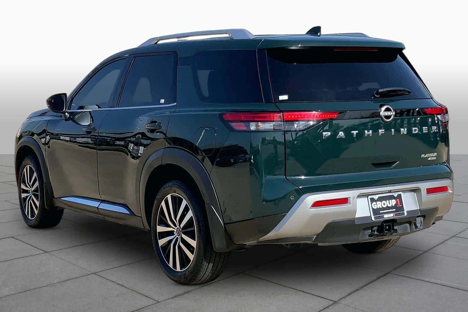 Used 2023 Obsidian Green Pearl Nissan Platinum image 11