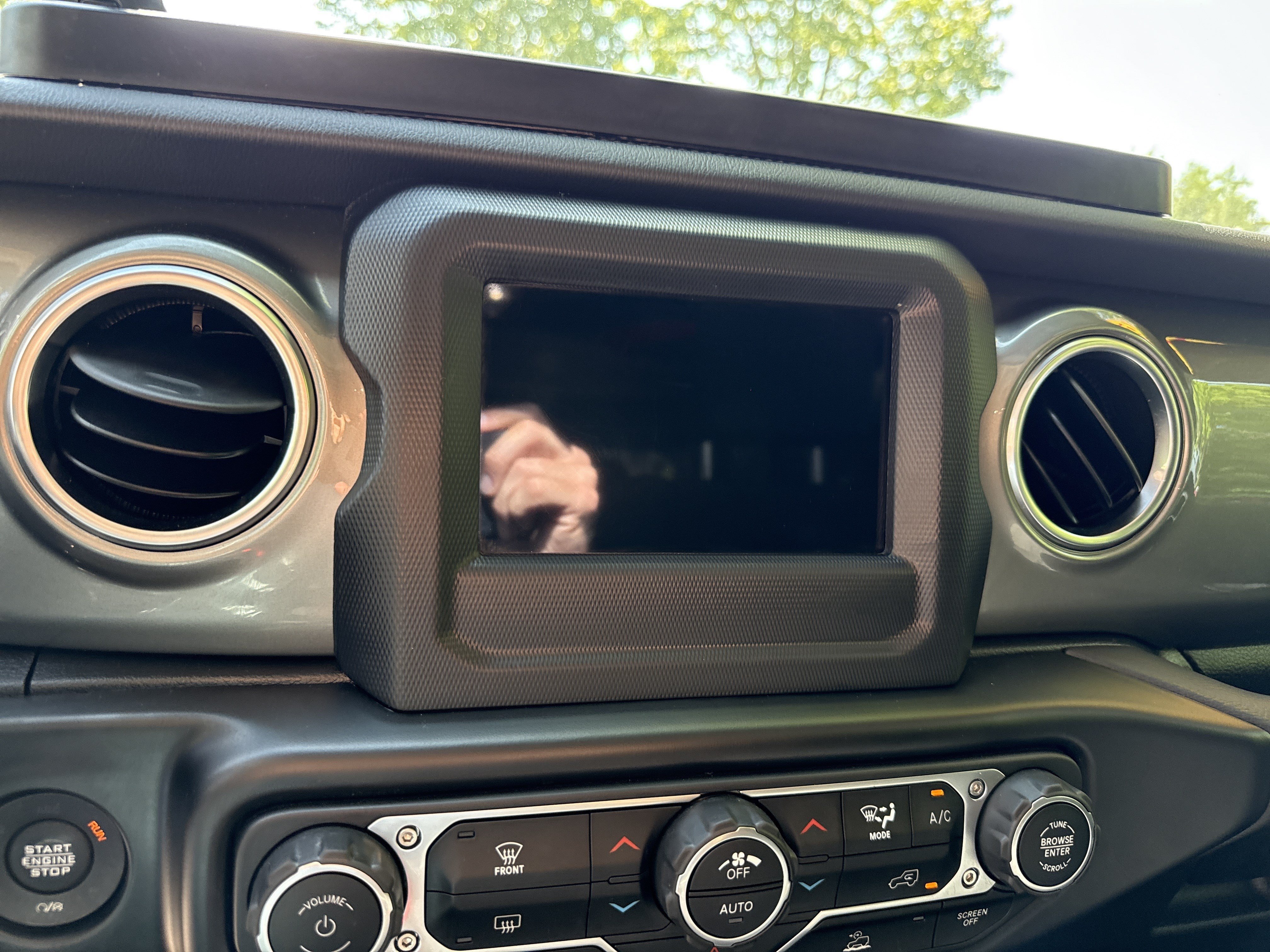 Used 2021 Black Clearcoat Jeep Overland image 28