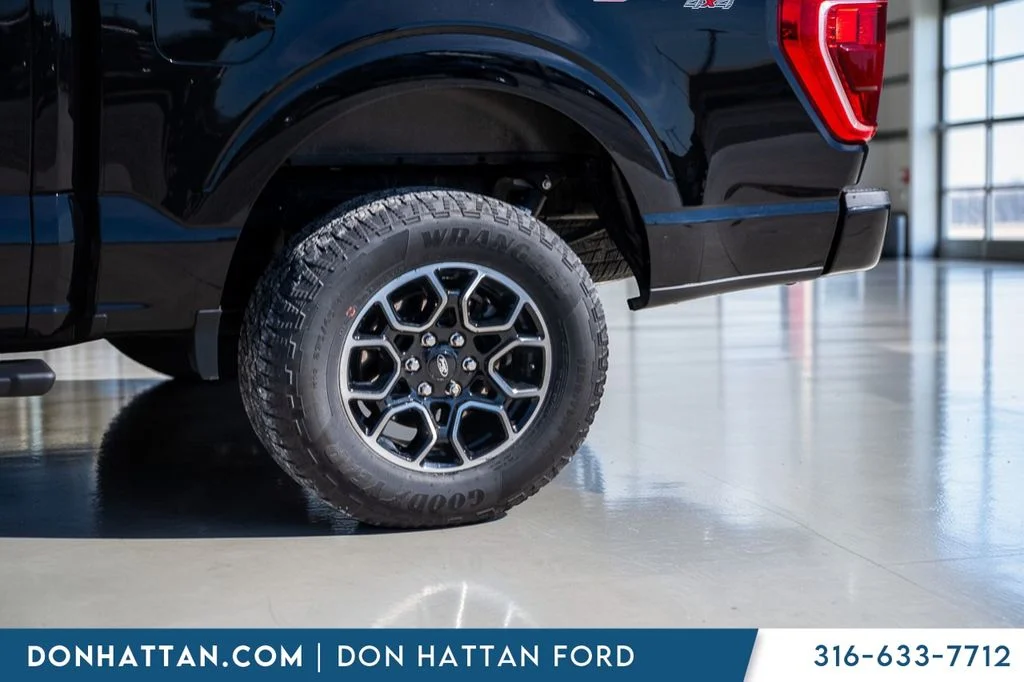 Used 2023 Black Ford XLT image 36