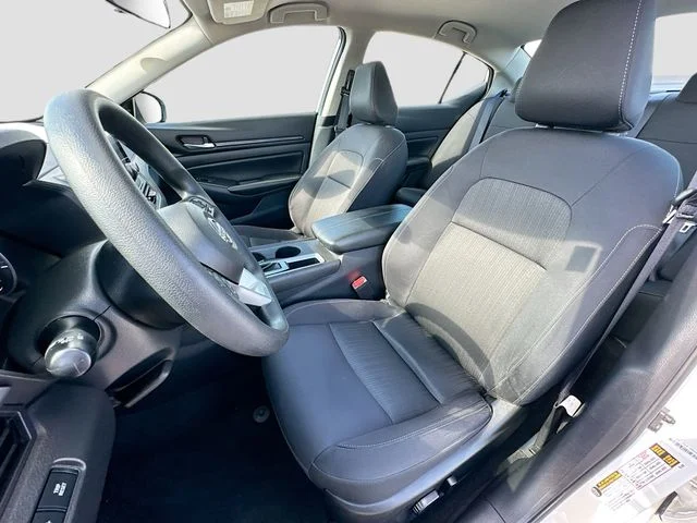 Used 2025 White Nissan 2.5 SV image 19