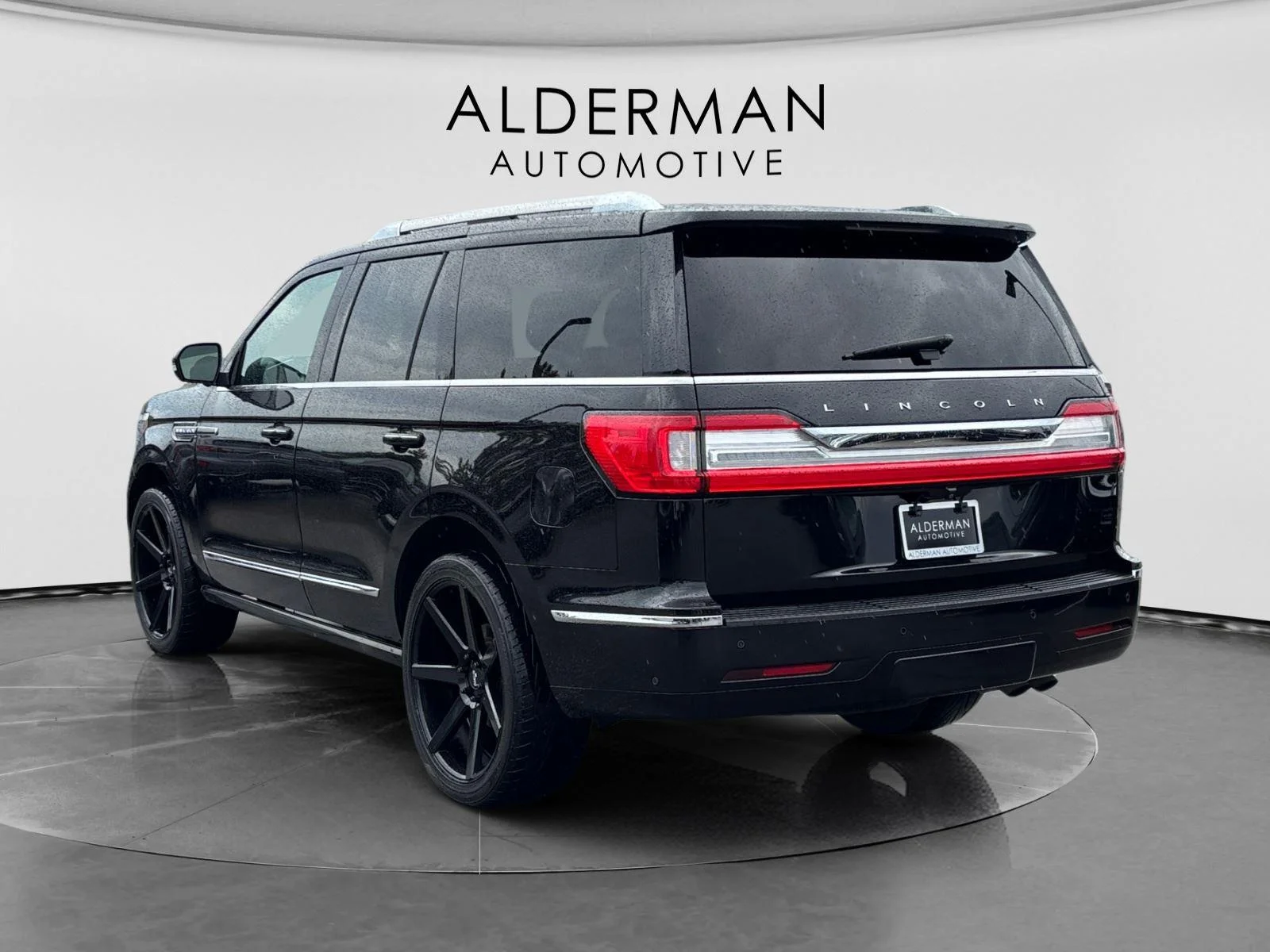 Used 2021 Infinite Black Lincoln Reserve image 4
