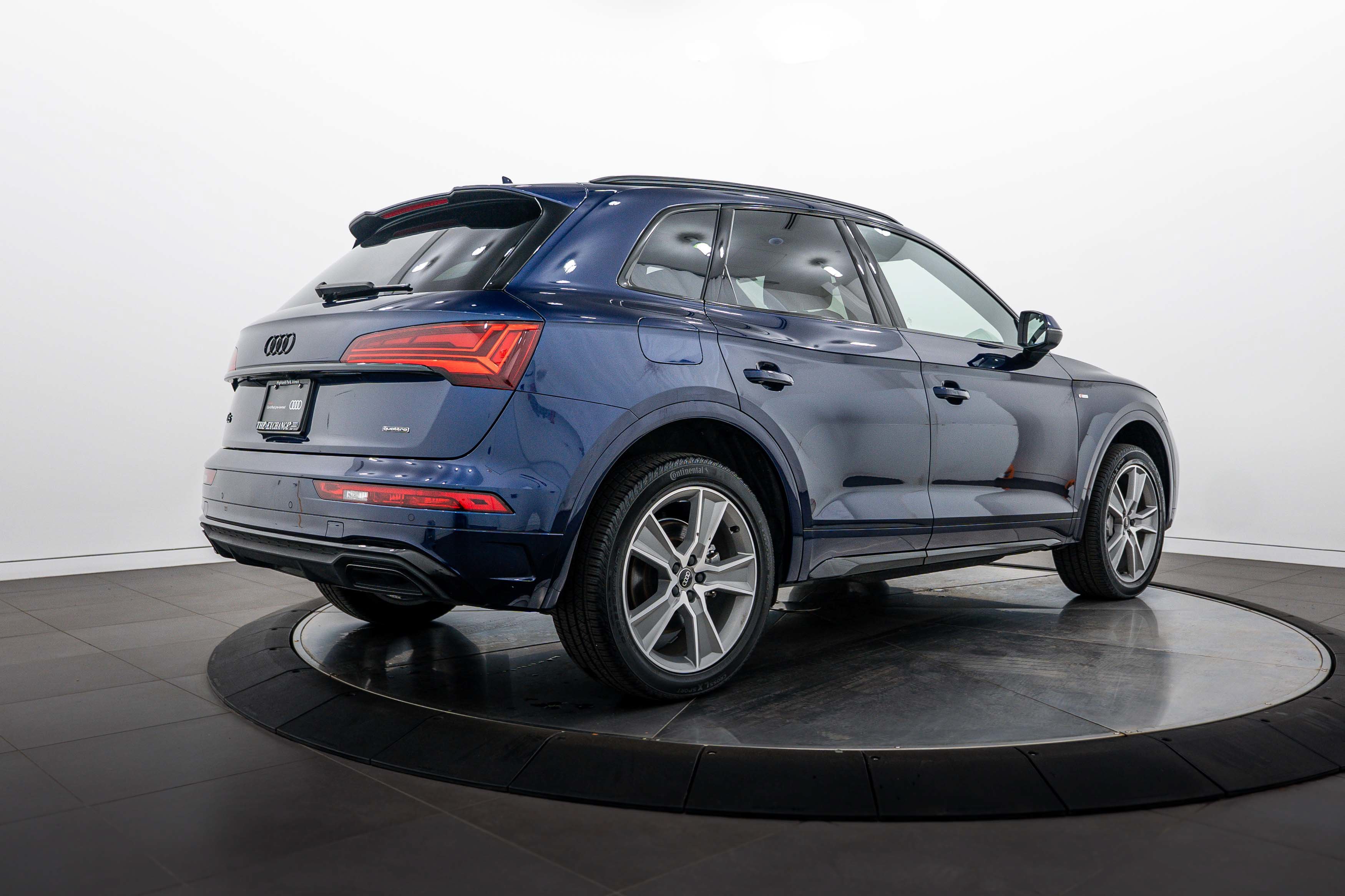 Certified Used 2025 Navarra Blue Metallic Audi S line Premium image 4