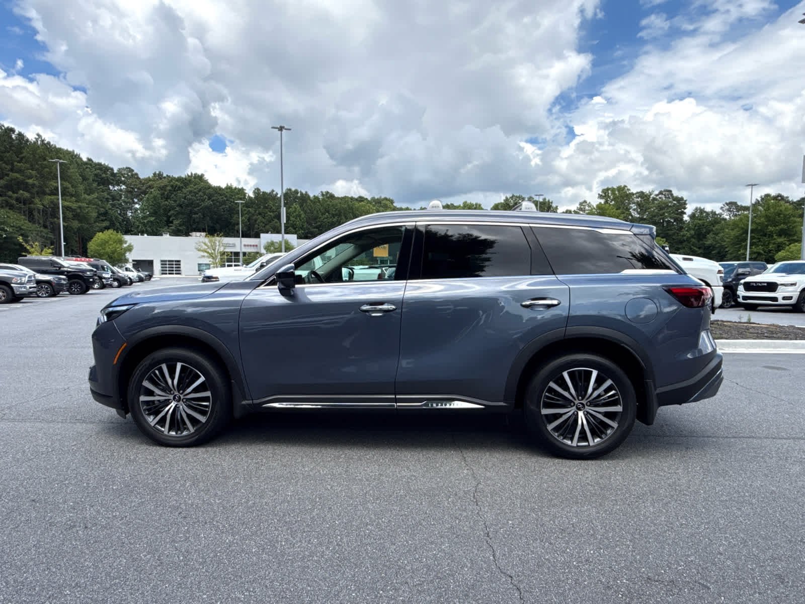 Used 2025 Moonbow Blue INFINITI SENSORY image 3