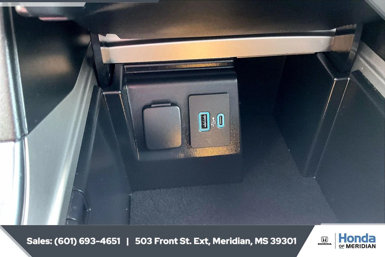 Used 2023 Agate Black Ford XLT image 24