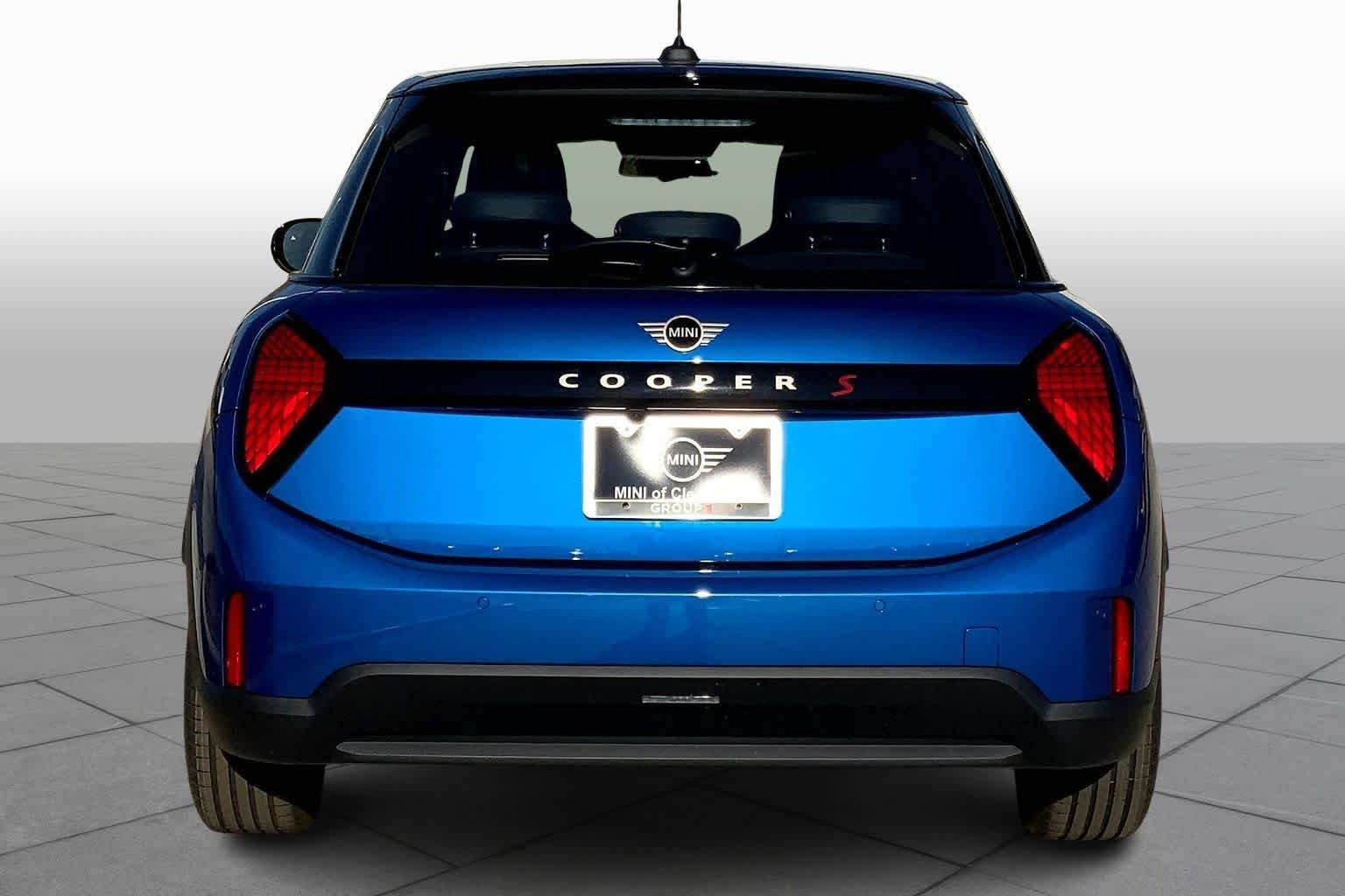 New 2026 Icy Sunshine Blue Metallic MINI Signature Plus image 4