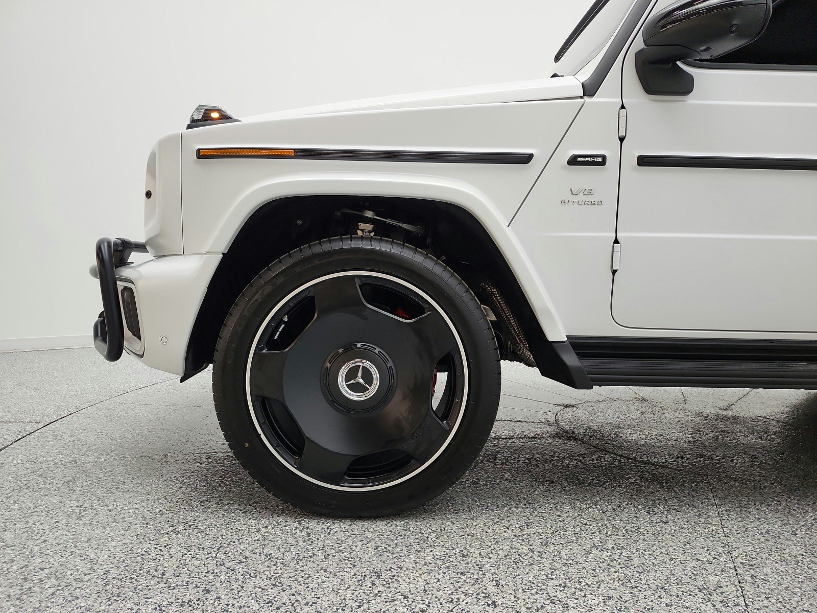 New 2026 MANUFAKTUR Moonlight White Magno Mercedes-Benz AMG® G 63 SUV image 23