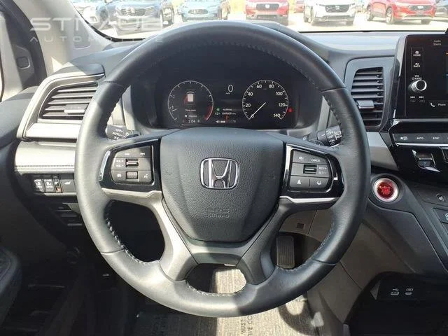 Used 2025 Solar Silver Metallic Honda EX-L image 44