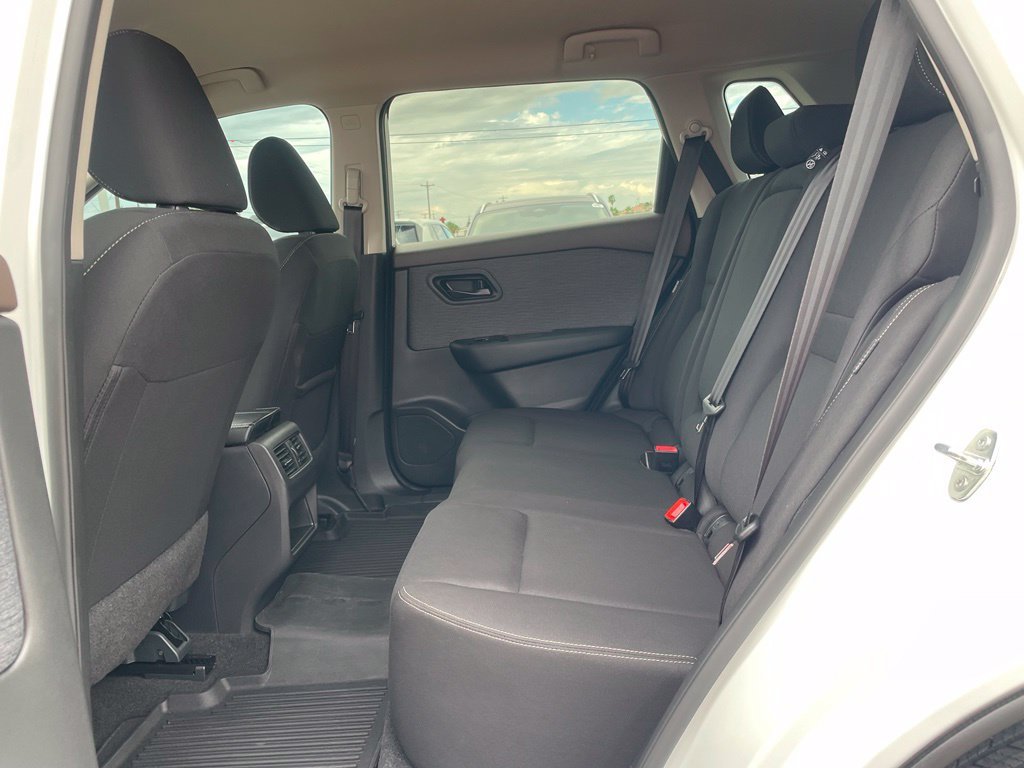 Used 2023 White Nissan S image 25