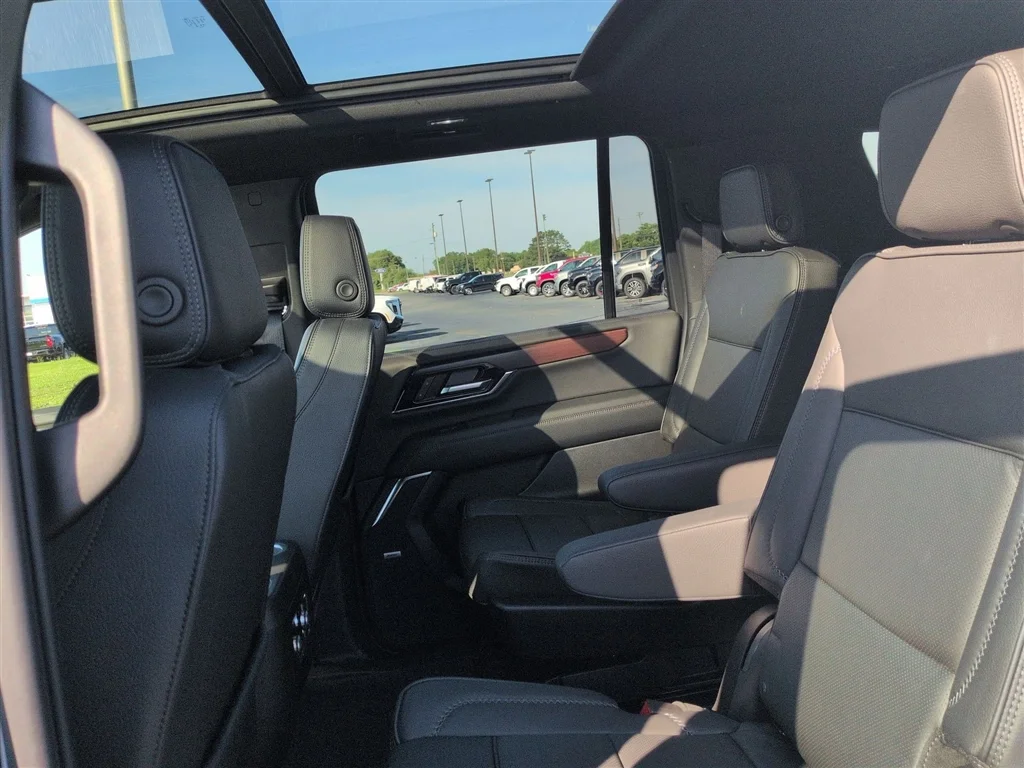 Used 2026 Glacier White Tricoat GMC Denali image 26
