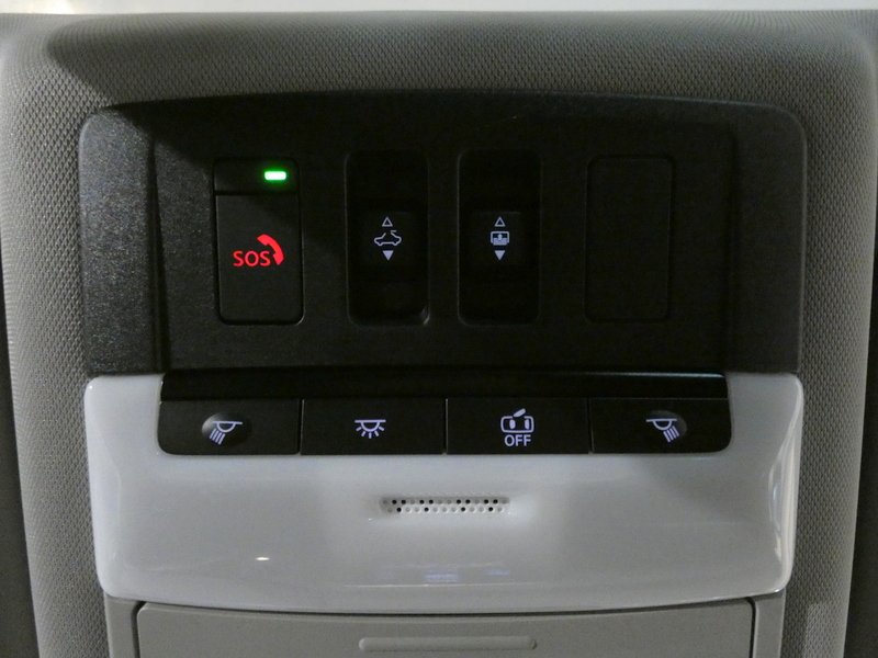 Used 2023 WHITE Nissan FWD SL image 16