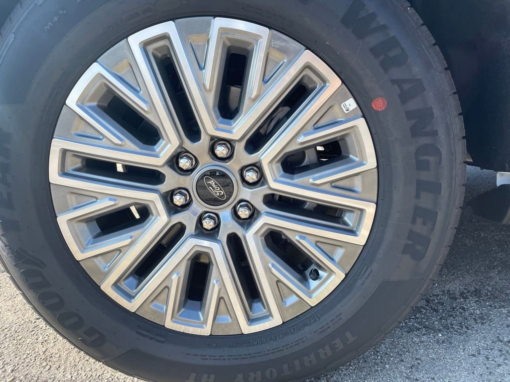New 2027 Star White Metallic Tri-Coat Ford MAX Platinum image 29