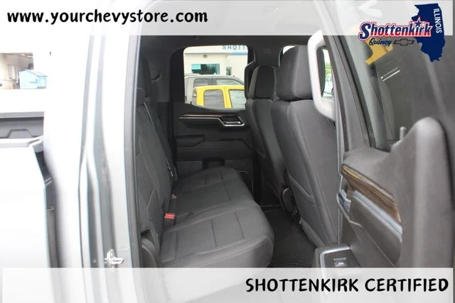 Used 2023 Gray Chevrolet LT image 18