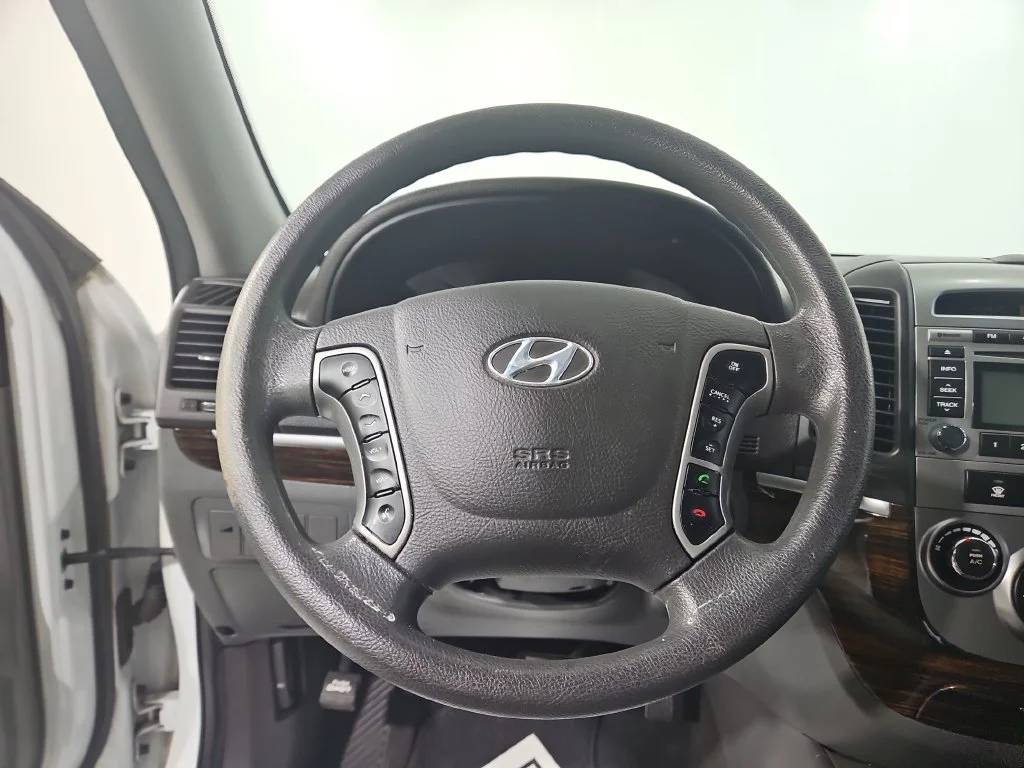 Used 2012 White Hyundai GLS image 15