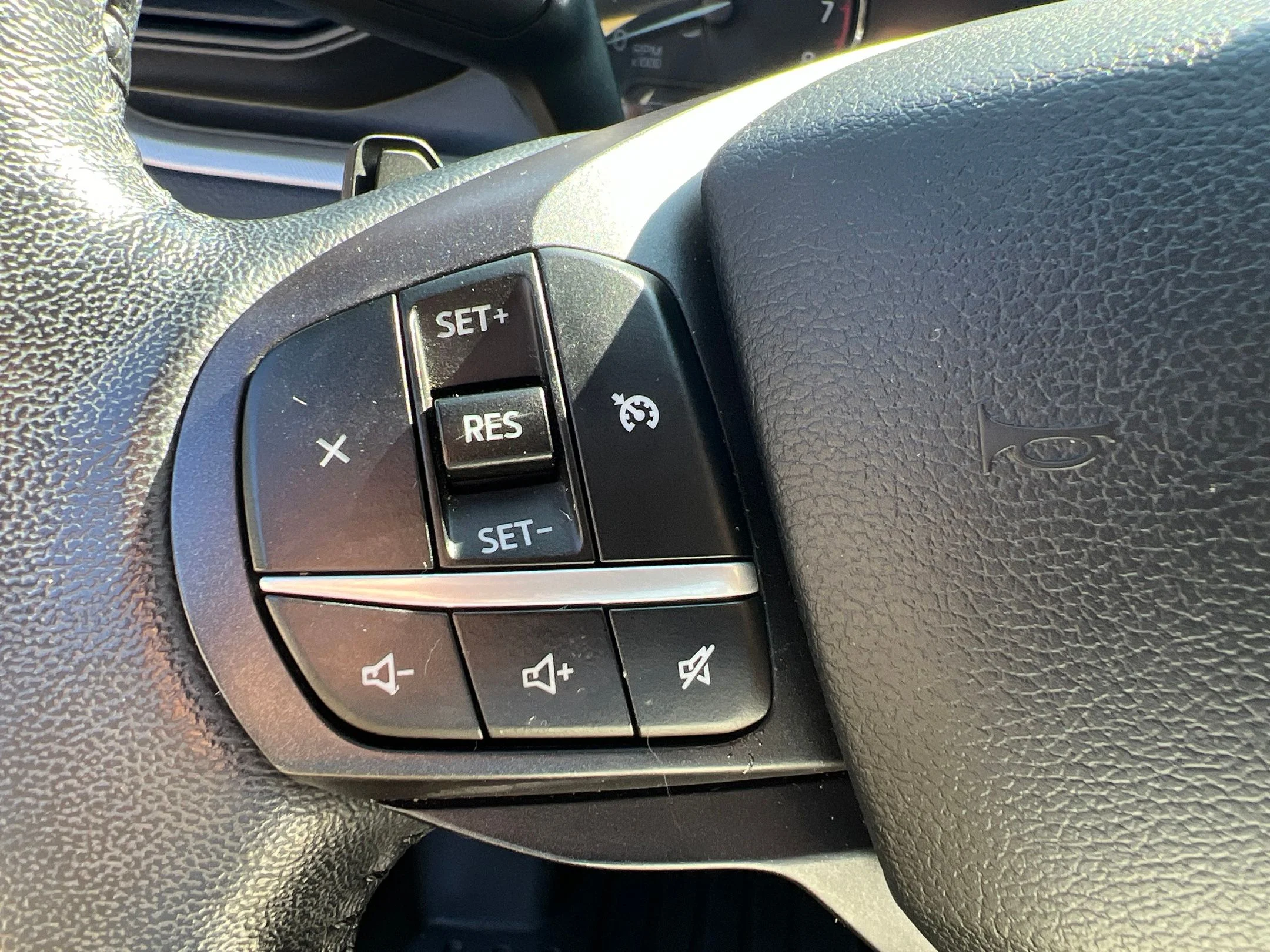 Used 2020 Blue Ford XLT image 22