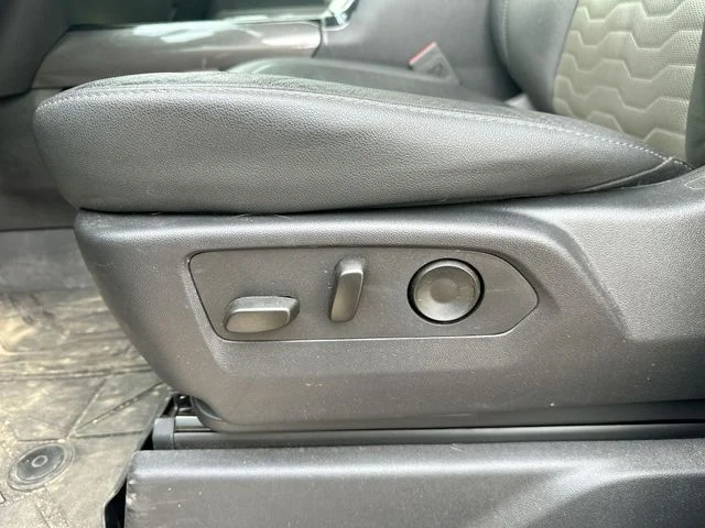 Used 2025 Gray Chevrolet ZR2 image 37