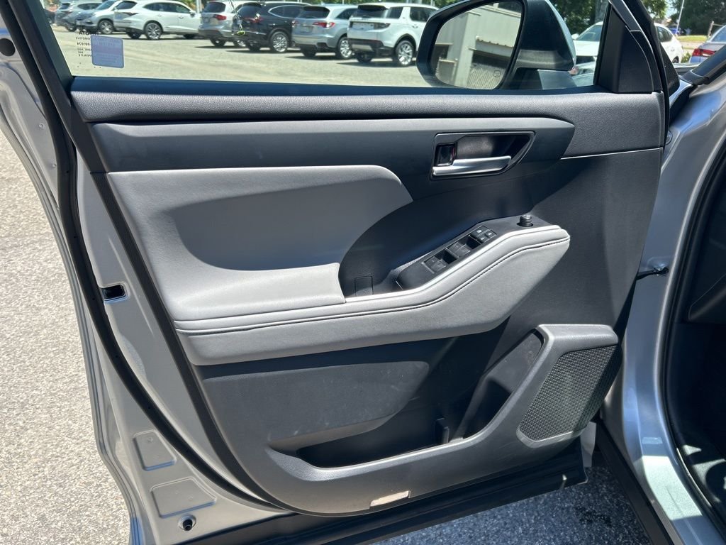 Used 2021 Silver Toyota XLE image 16