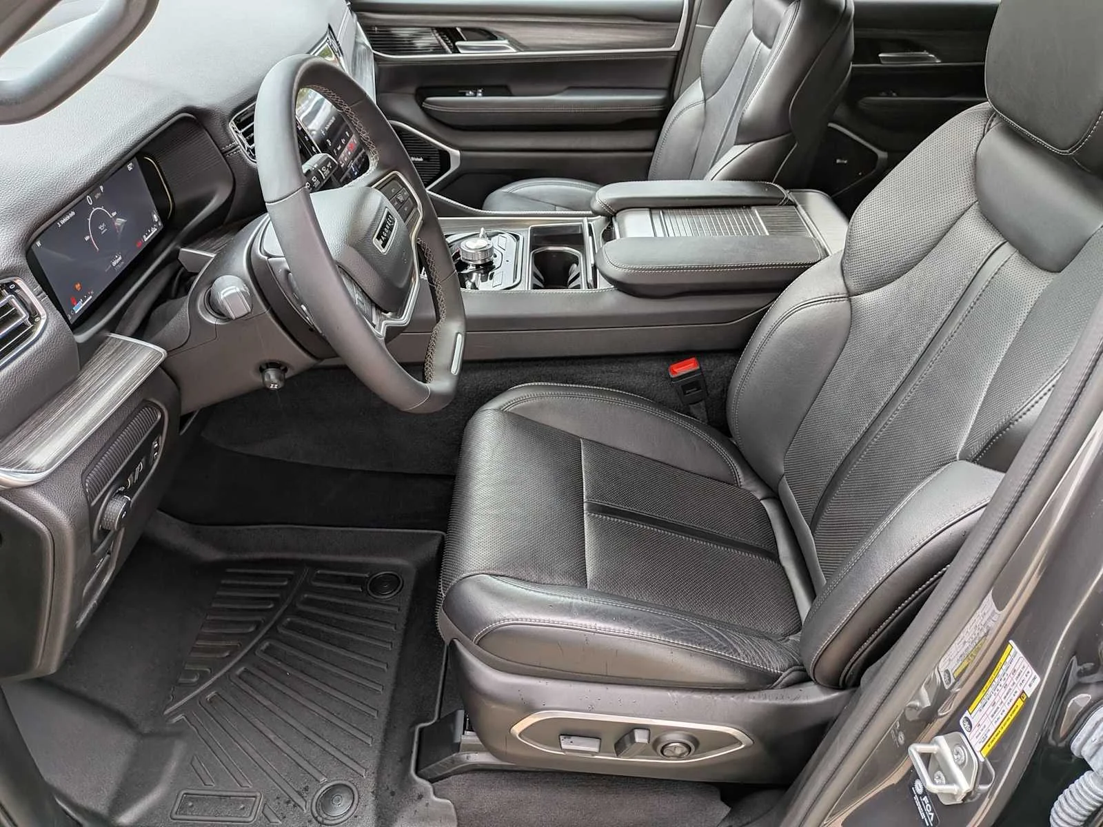 Used 2024  Jeep Series III image 11