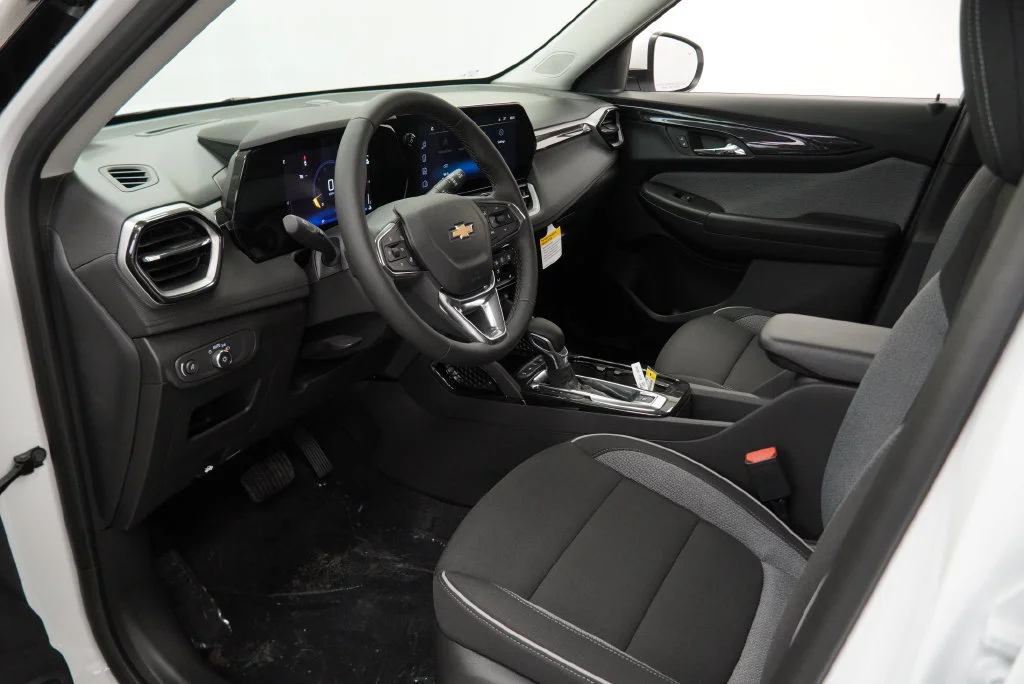 New 2026 Summit White Chevrolet LT image 19