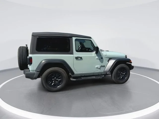 Used 2023 Gray Jeep Sport image 3