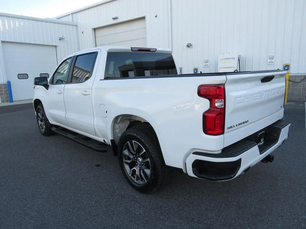 Used 2024 Summit White Chevrolet RST image 12