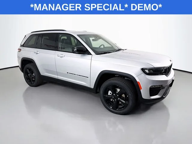 2025 Jeep Grand Cherokee Limited for sale at Sam Leman Chrysler Jeep Dodge of Bloomington