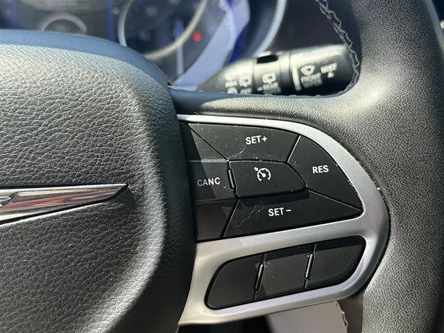 2023 Chrysler Voyager LX - Photo 16