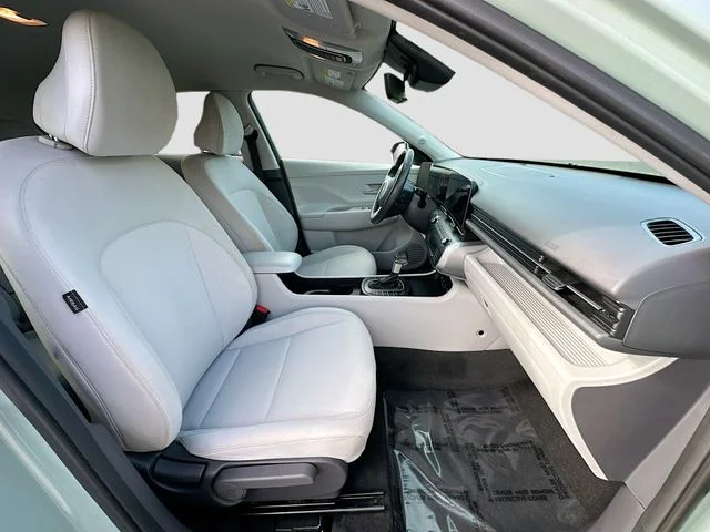 Used 2025 Green Hyundai SEL image 26