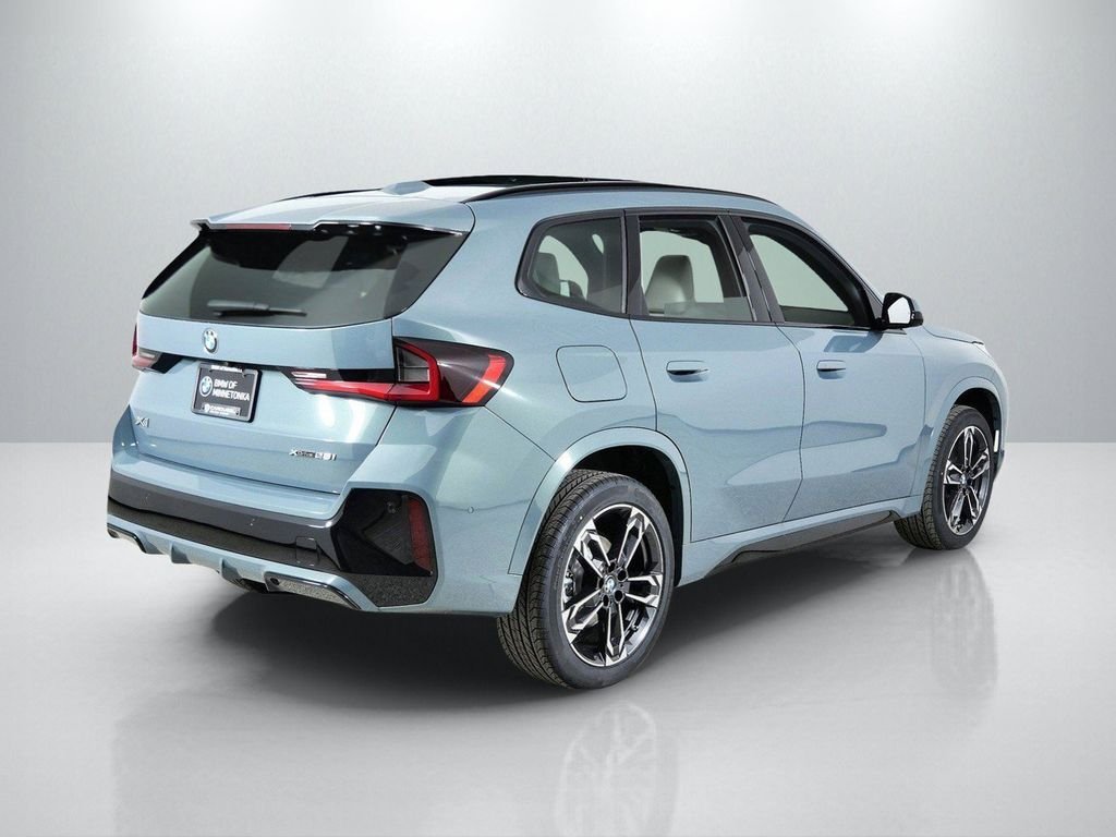 Used 2026 Cape York Green Metallic BMW xDrive28i image 10