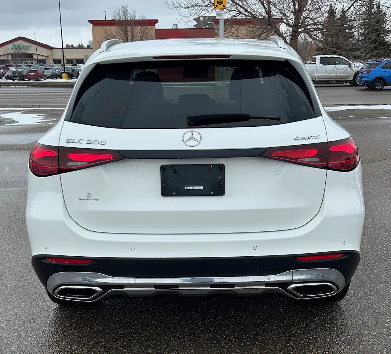 Used 2023 White Mercedes-Benz GLC 300 image 4