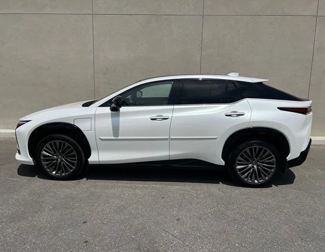 Used 2024 Eminent White Pearl Lexus 300e Luxury image 4
