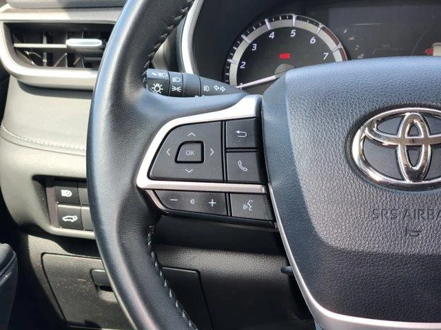 Used 2024 Celestial Silver Metallic Toyota LE Front-Wheel Drive image 26
