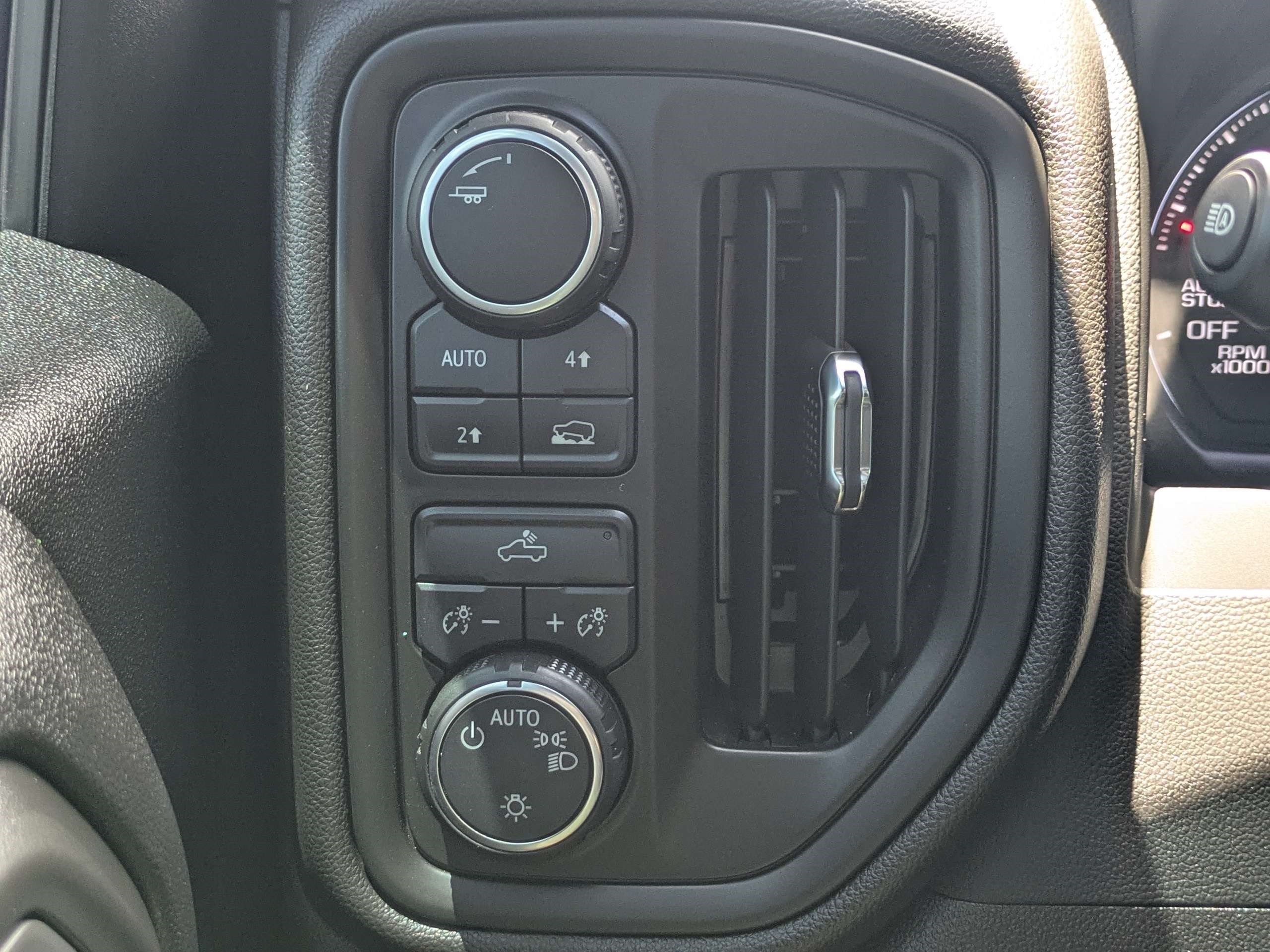 Used 2025 Black Chevrolet Custom image 22