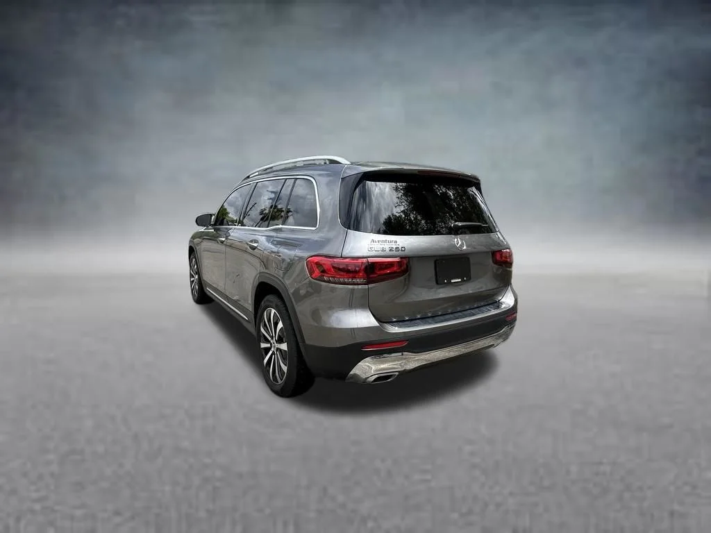Used 2022  Mercedes-Benz GLB 250 image 5