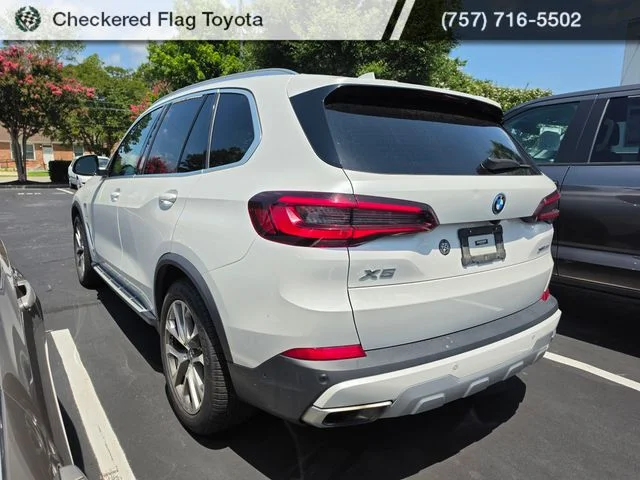 Used 2023 White Metallic BMW xDrive45e image 4
