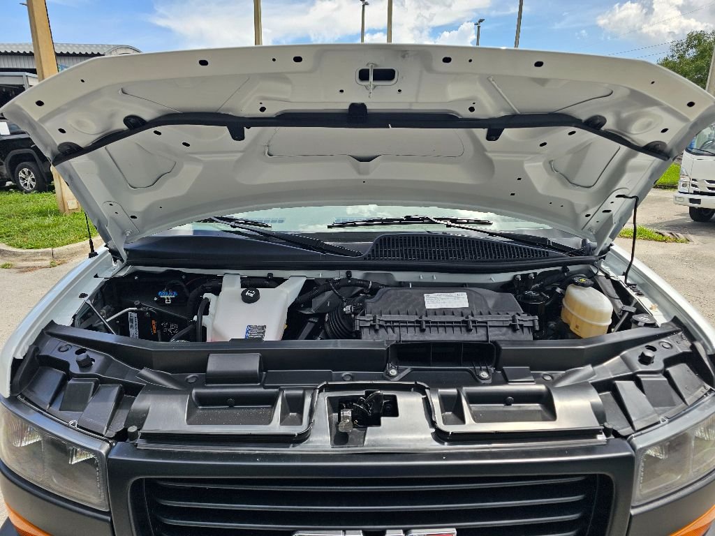 2025 GMC Savana Cargo Work Van - Photo 16