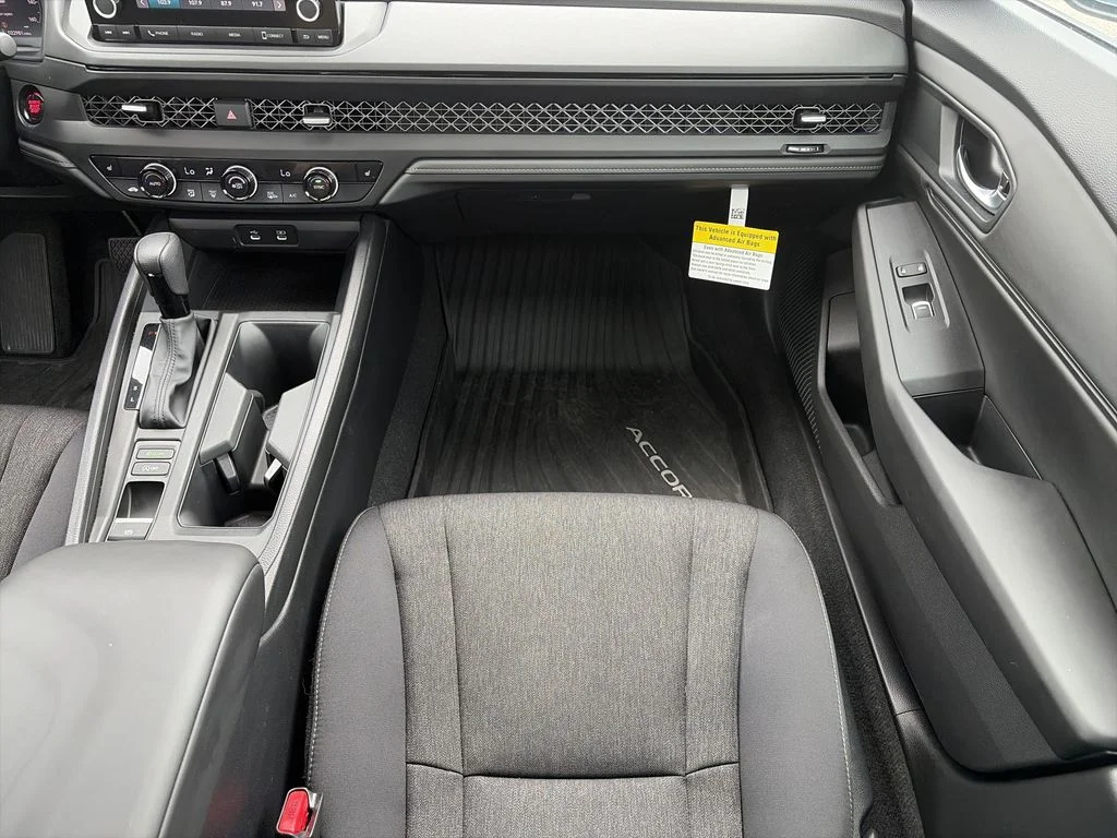 Used 2024  Honda EX image 16