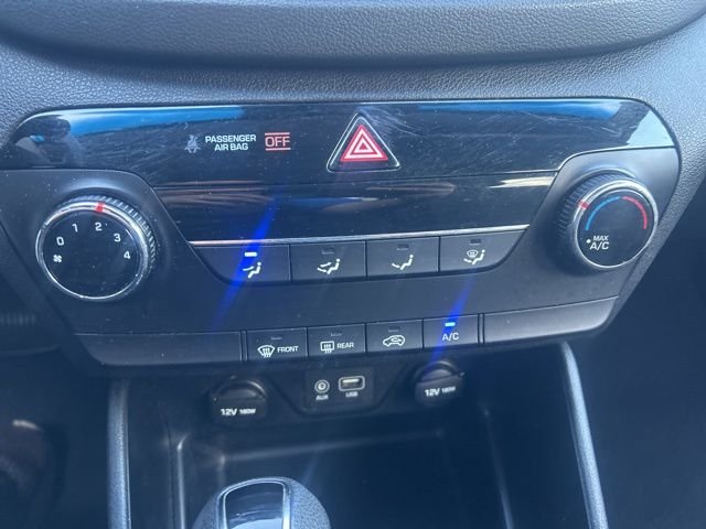 Used 2017 Black Noir Pearl Hyundai SE image 18