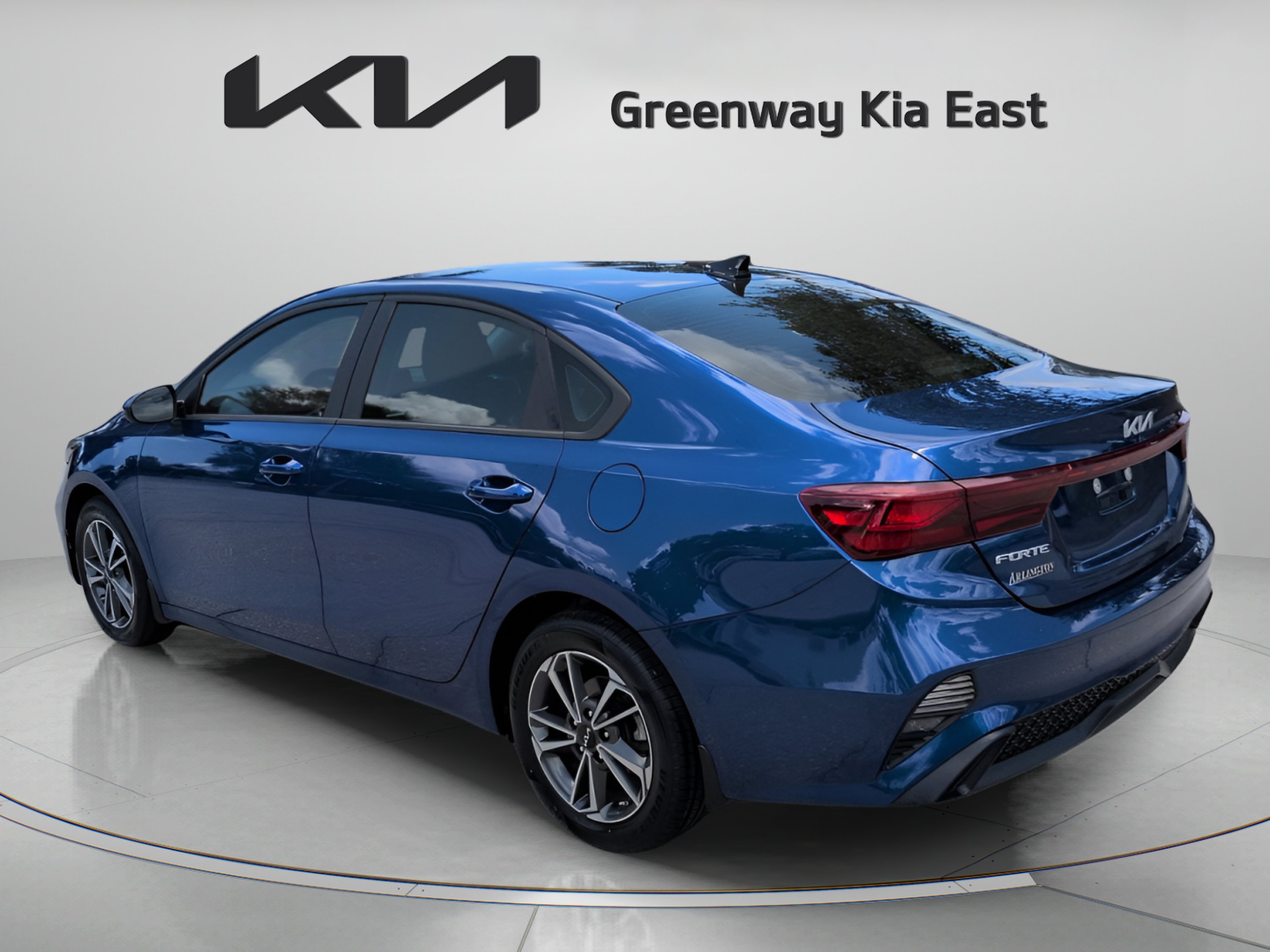 Used 2023 Deep Sea Blue Kia LXS image 8