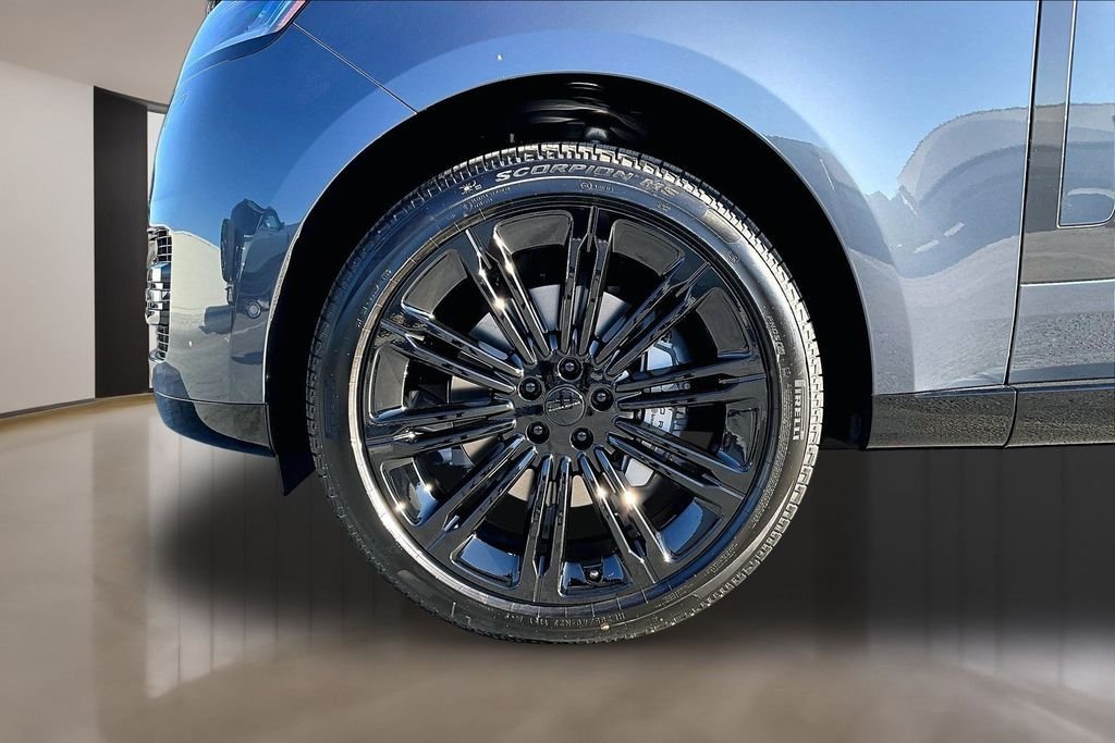 New 2026 Varesine Blue LAND ROVER SE 7 Seats image 14