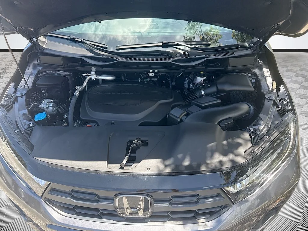 Used 2025  Honda EX-L image 35